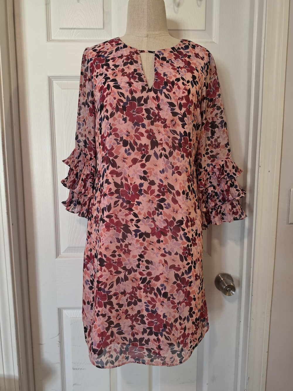 Women's Pink Floral Ruffle-Sleeve Dress Size 8